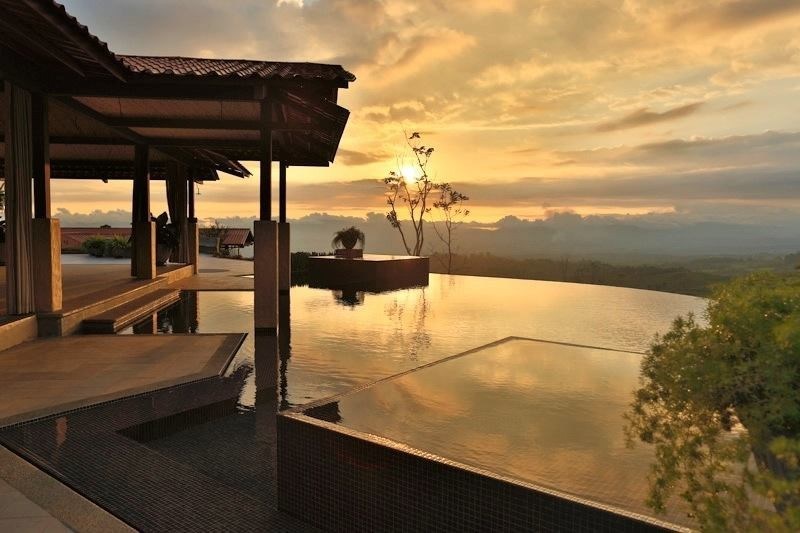 The infinity pool at Alta Gracia at sunset